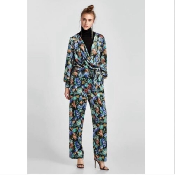 Zara Velvet Pantsuit. - Picture 1 of 6